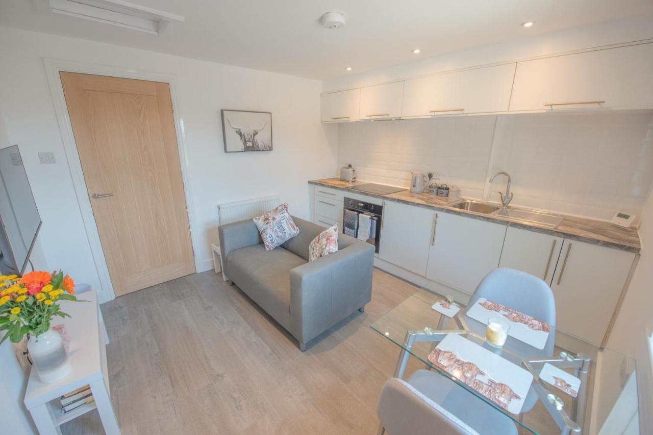 Modern Apartment In Town Centre Скиптън Екстериор снимка